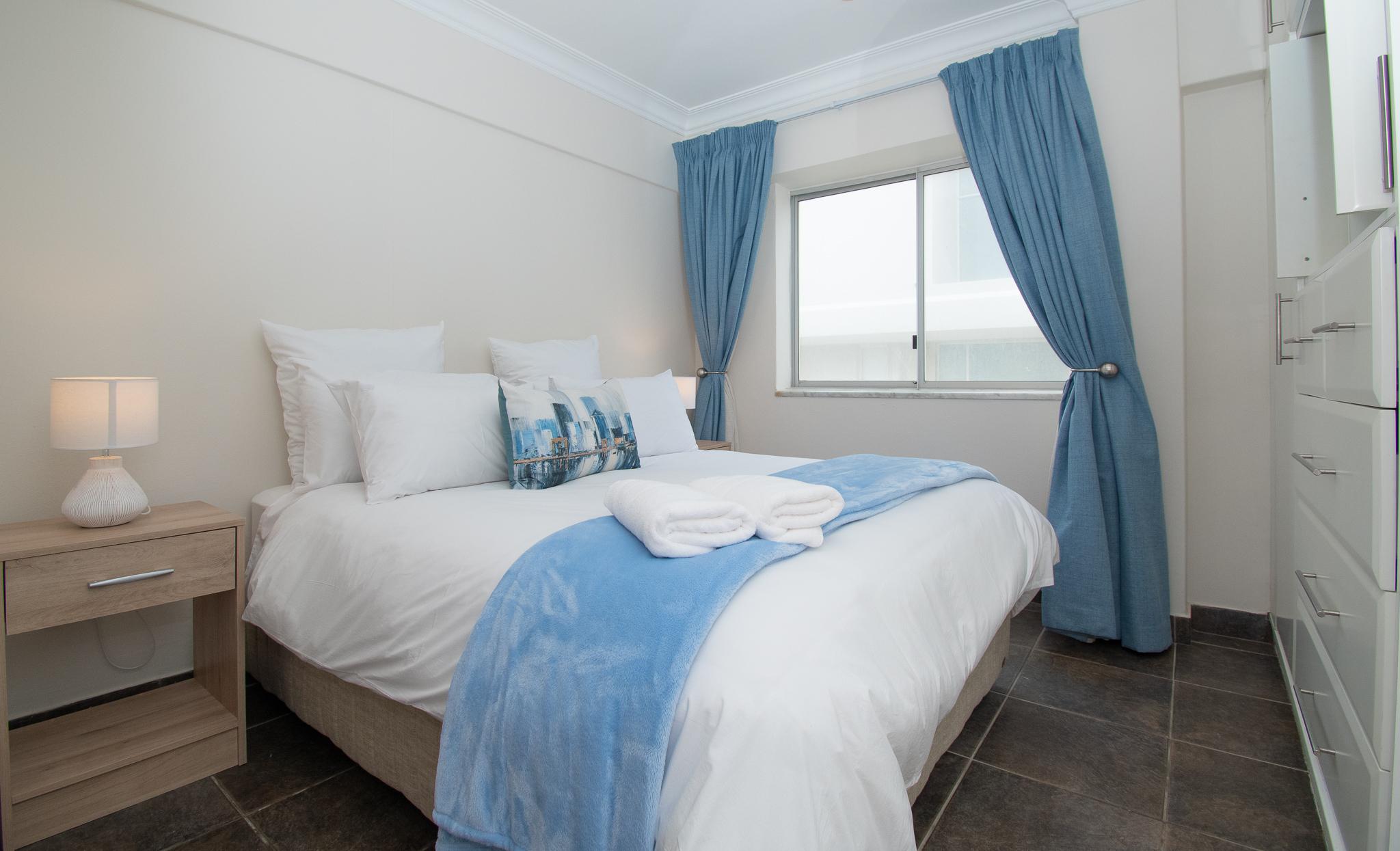 21 Bronze Bay - 1 Bed - photo 2