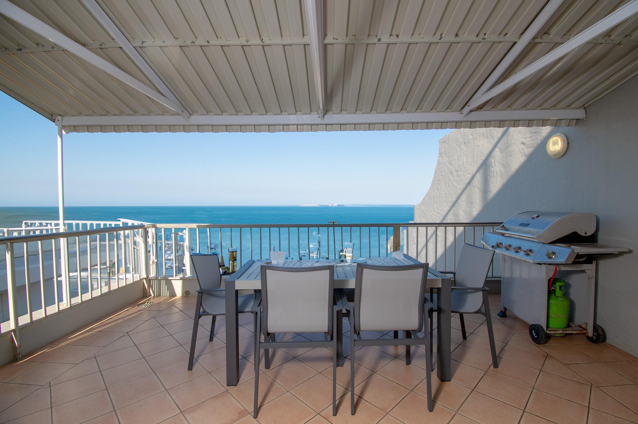 17 Bronze Bay - 2 Bed - photo 1