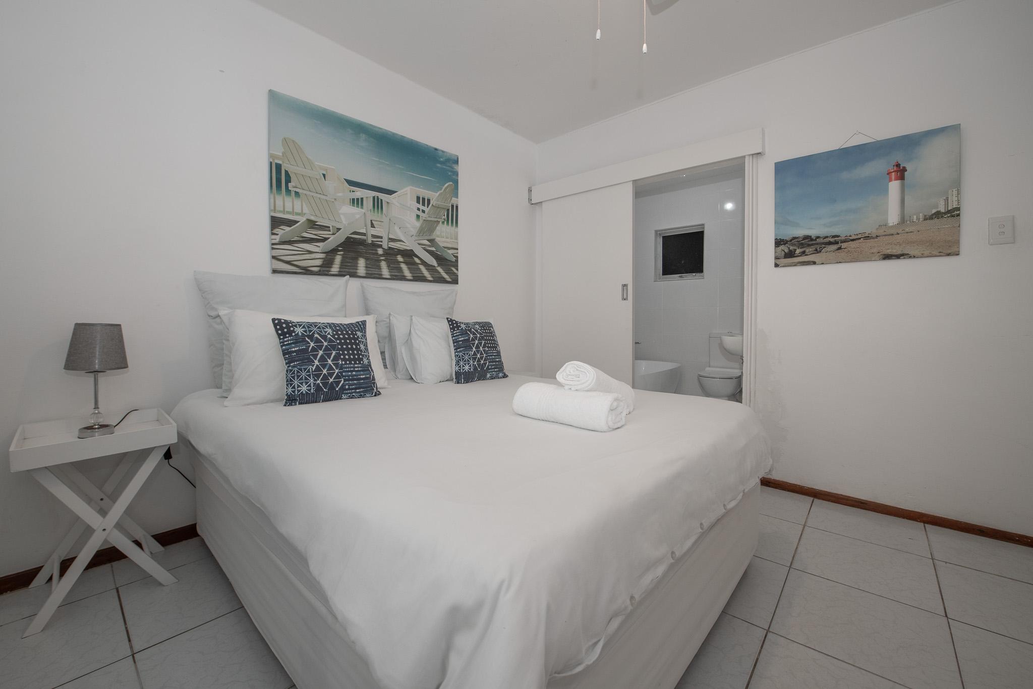 8 Bronze Bay - 2 Bed - photo 3