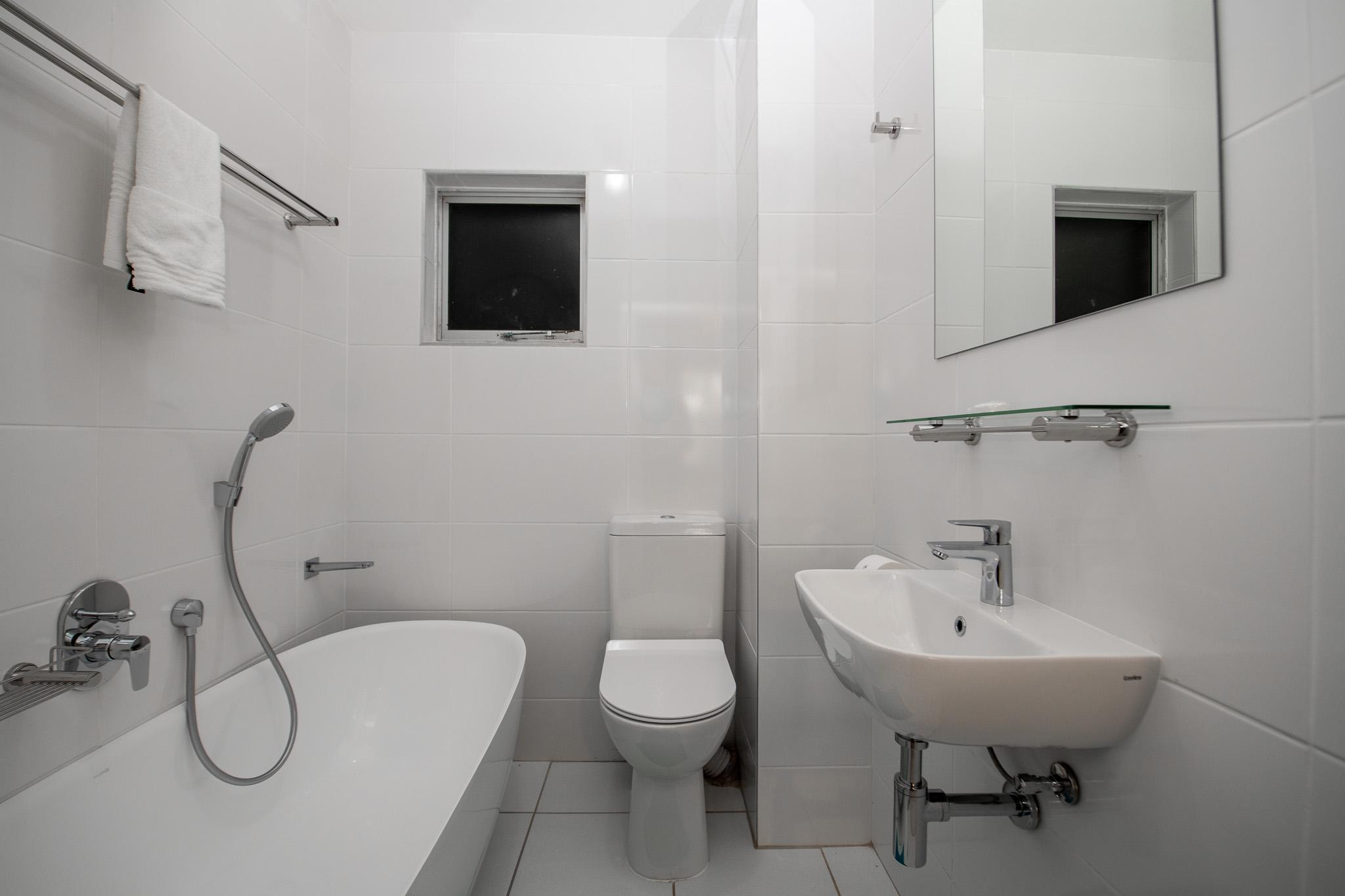 8 Bronze Bay - 2 Bed - photo 4