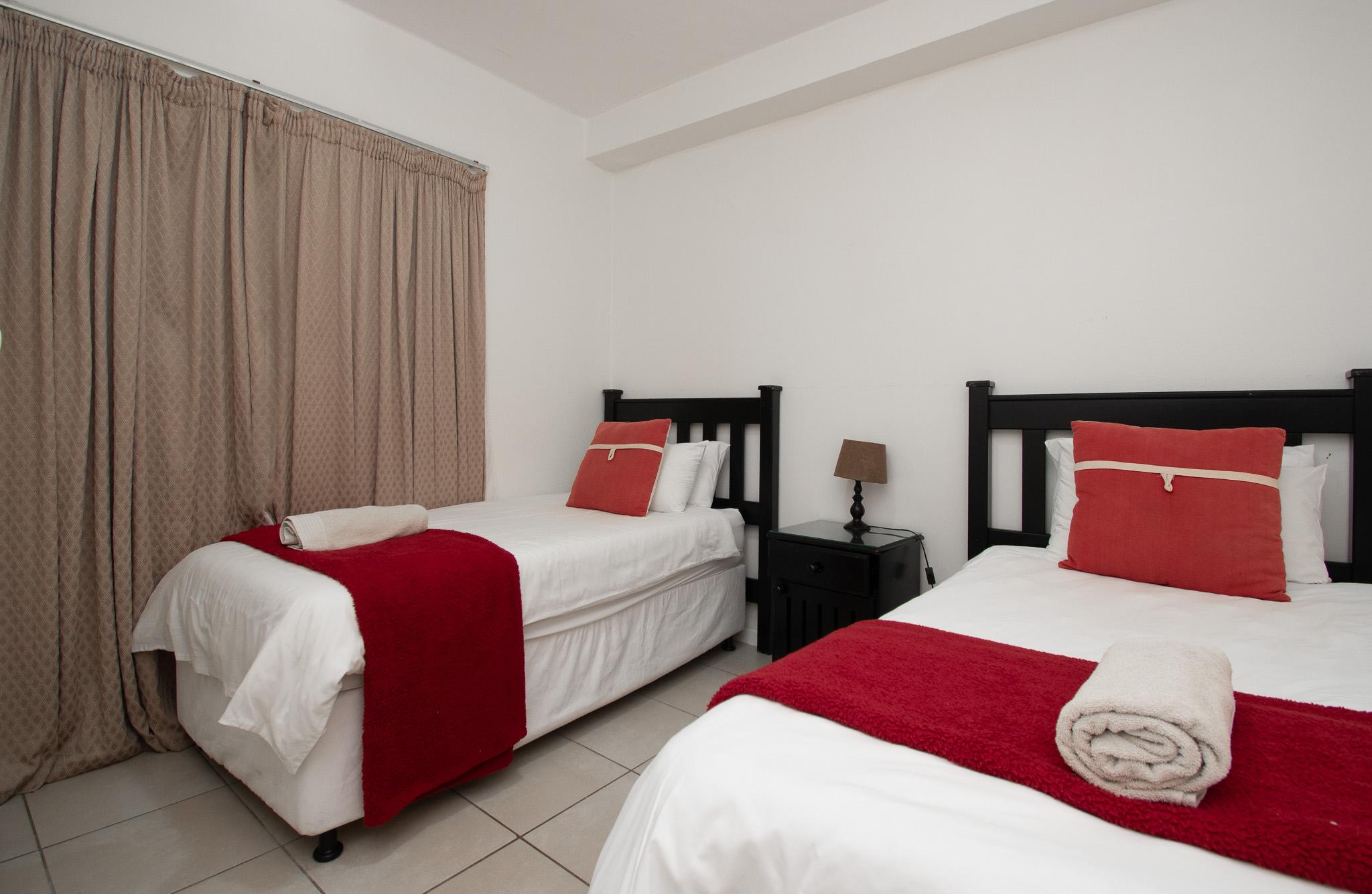 6 Bronze Bay - 2 Bed - photo 5