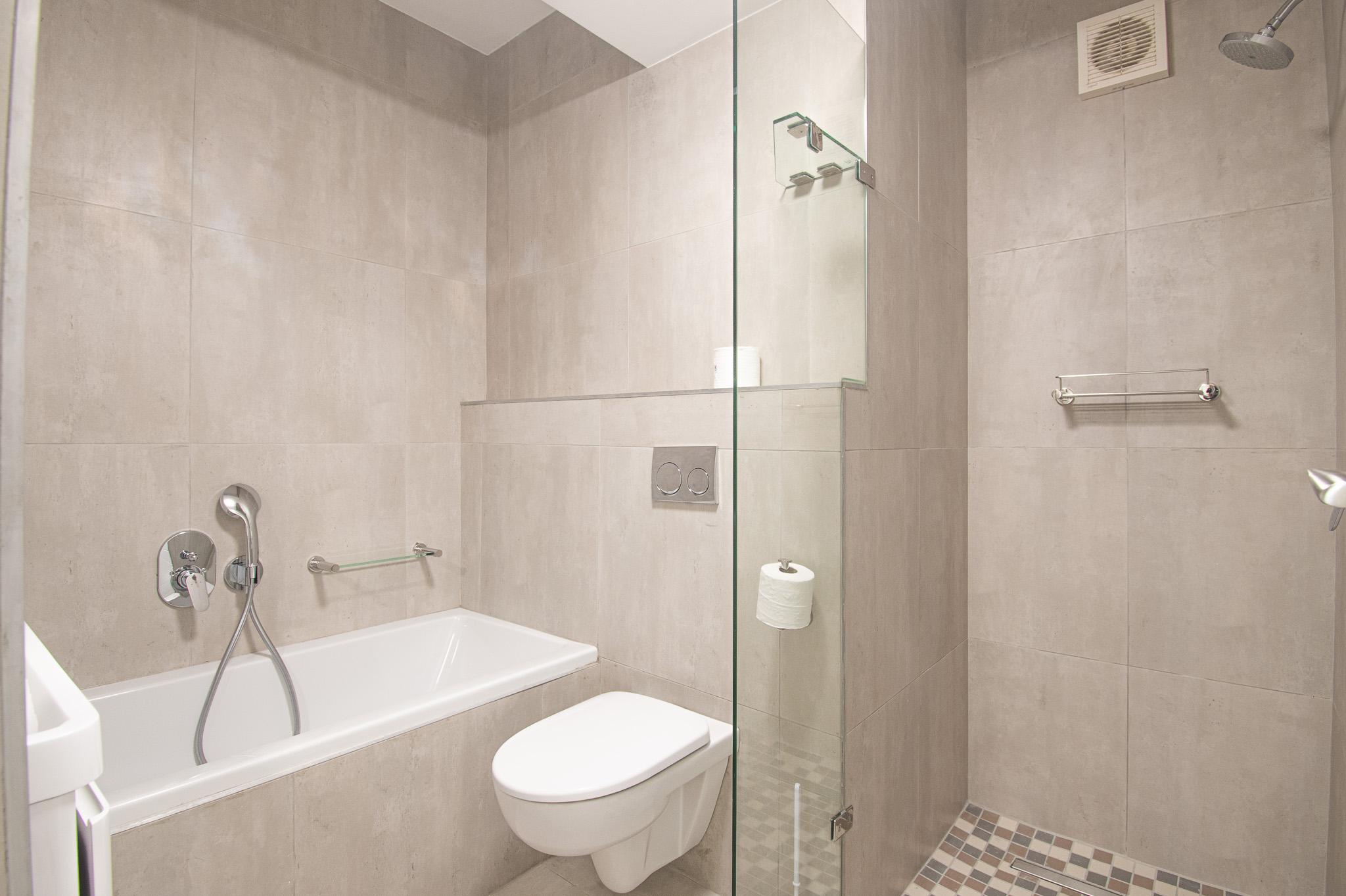 210 Breakers Resort - photo 3
